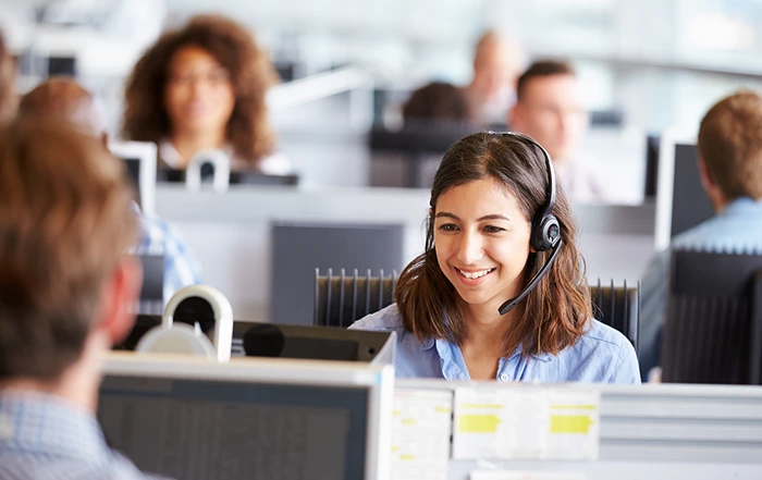 woman in callcentre
