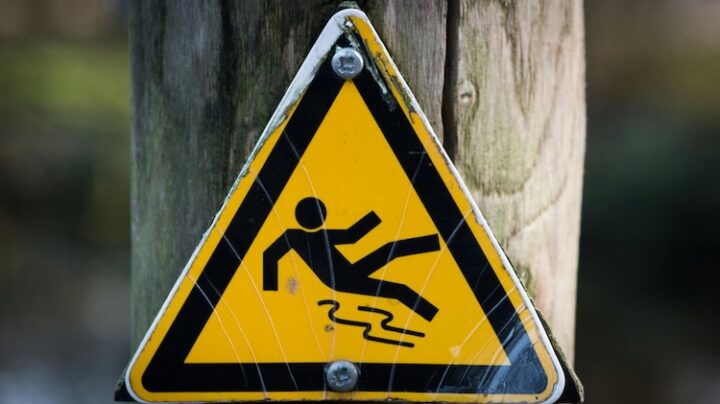 sign slippery wet caution